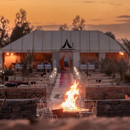 Merzouga Nomads Luxury Camp ภายนอก รูปภาพ