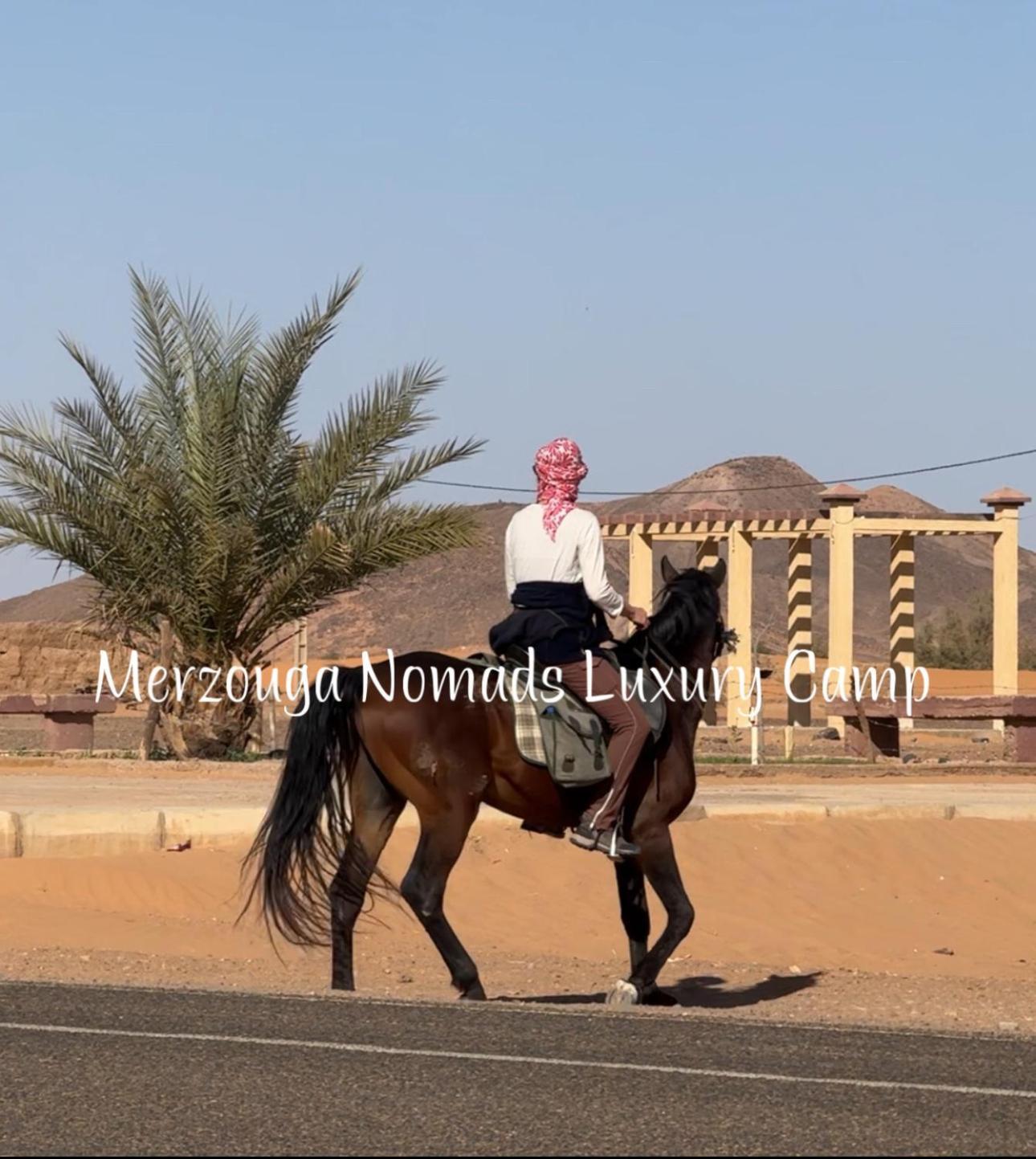 Merzouga Nomads Luxury Camp ภายนอก รูปภาพ