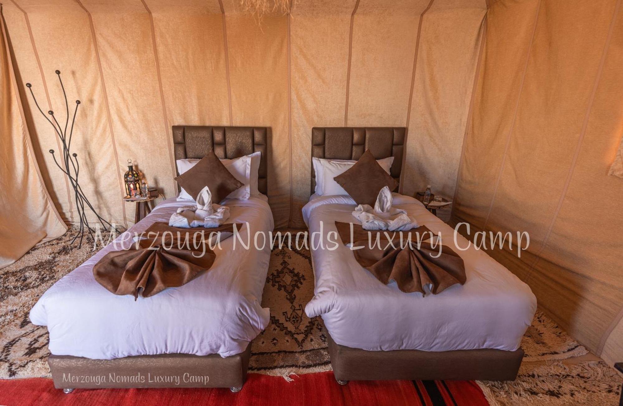 Merzouga Nomads Luxury Camp ภายนอก รูปภาพ