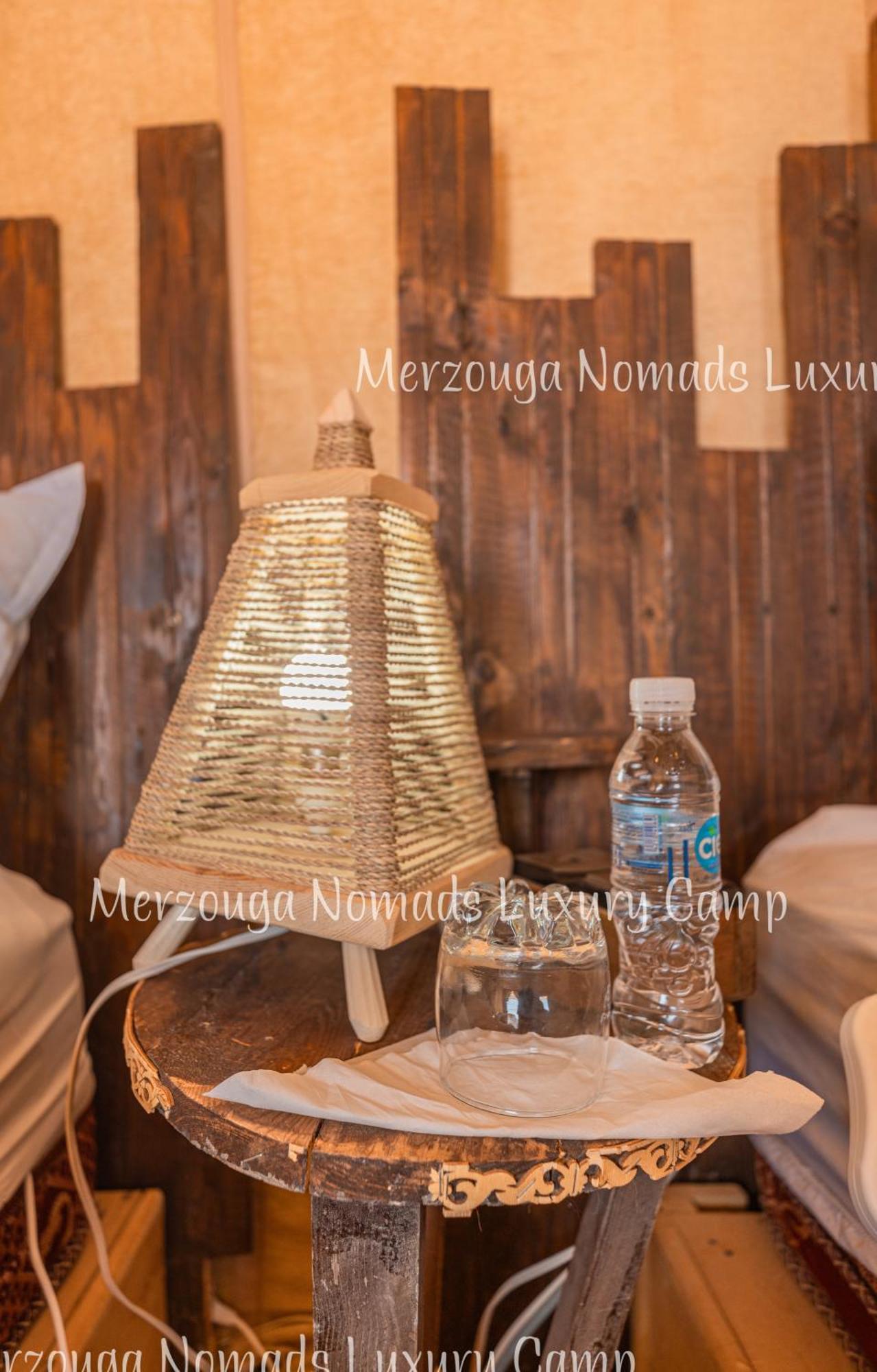 Merzouga Nomads Luxury Camp ภายนอก รูปภาพ