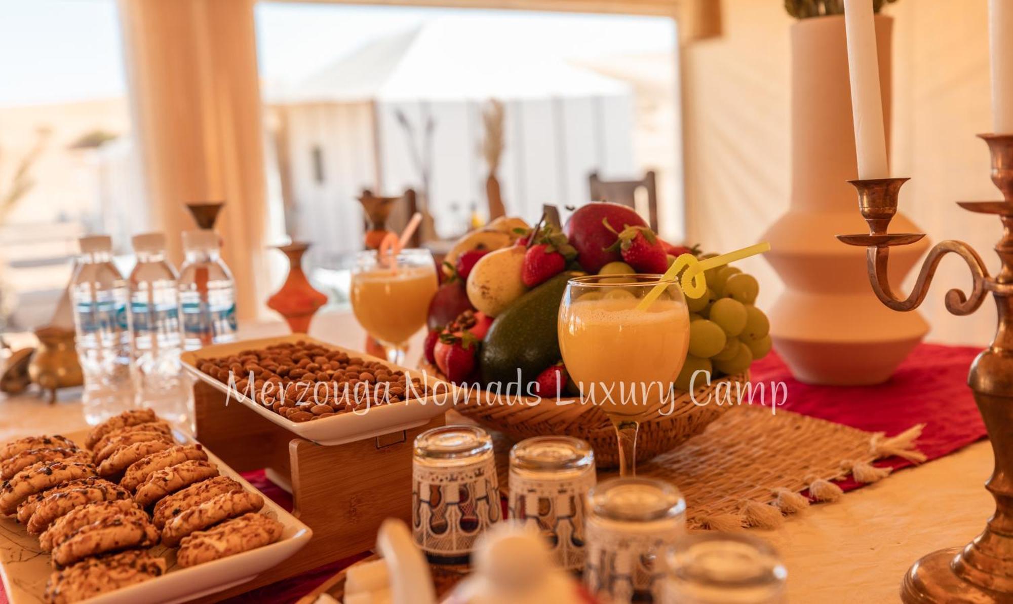 Merzouga Nomads Luxury Camp ภายนอก รูปภาพ