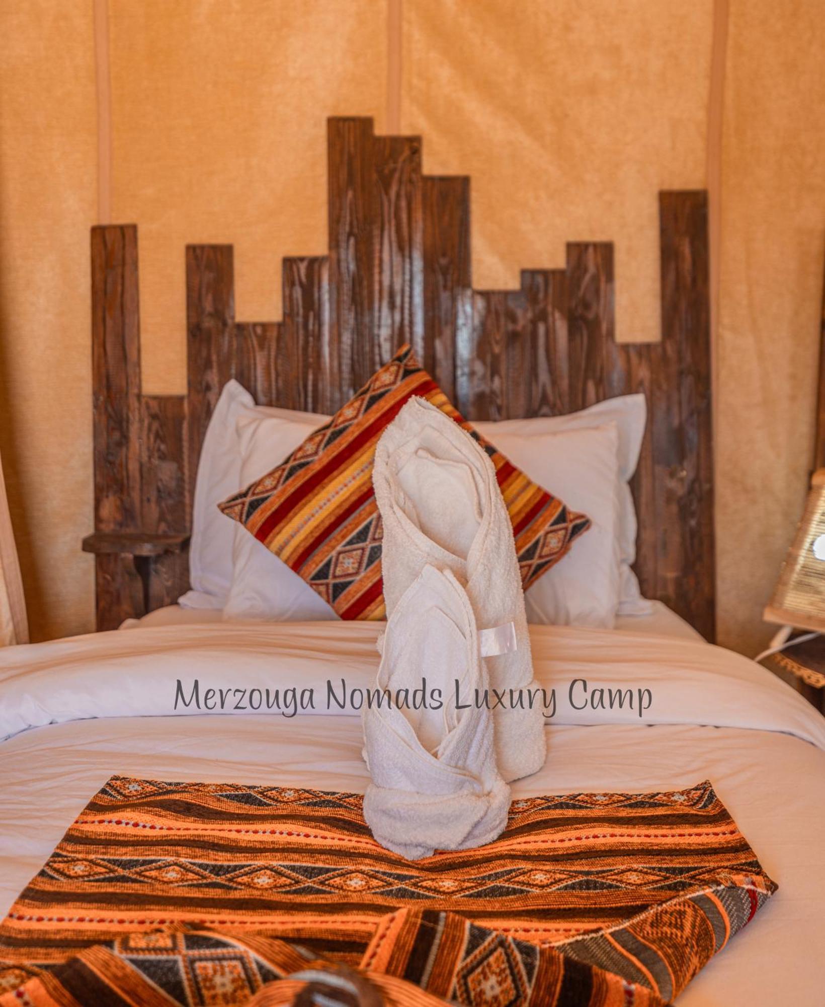 Merzouga Nomads Luxury Camp ภายนอก รูปภาพ