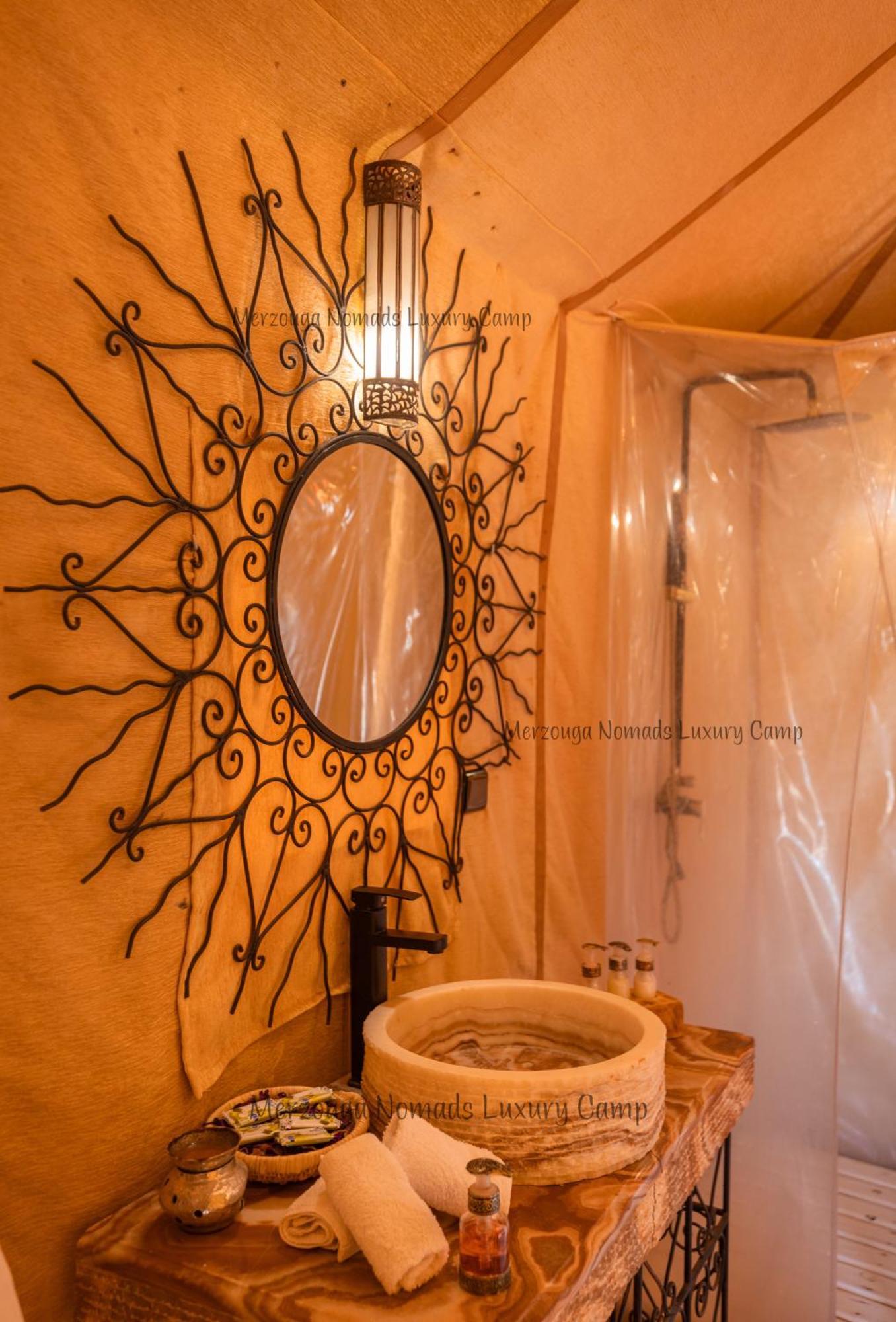 Merzouga Nomads Luxury Camp ภายนอก รูปภาพ