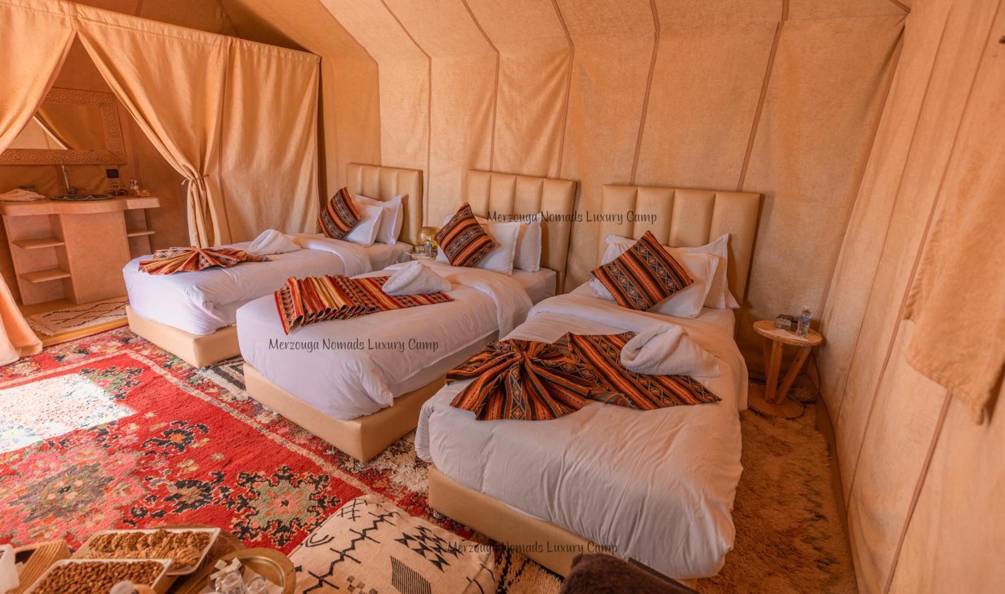 Merzouga Nomads Luxury Camp ภายนอก รูปภาพ
