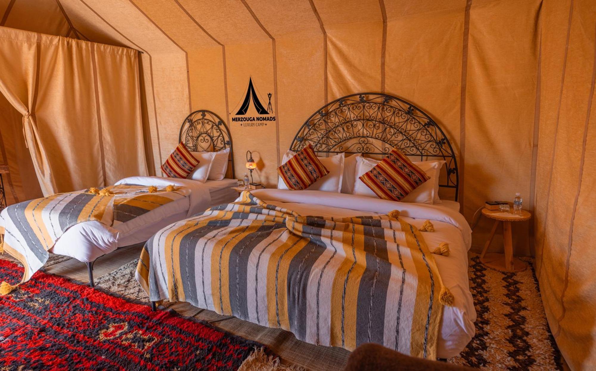 Merzouga Nomads Luxury Camp ภายนอก รูปภาพ