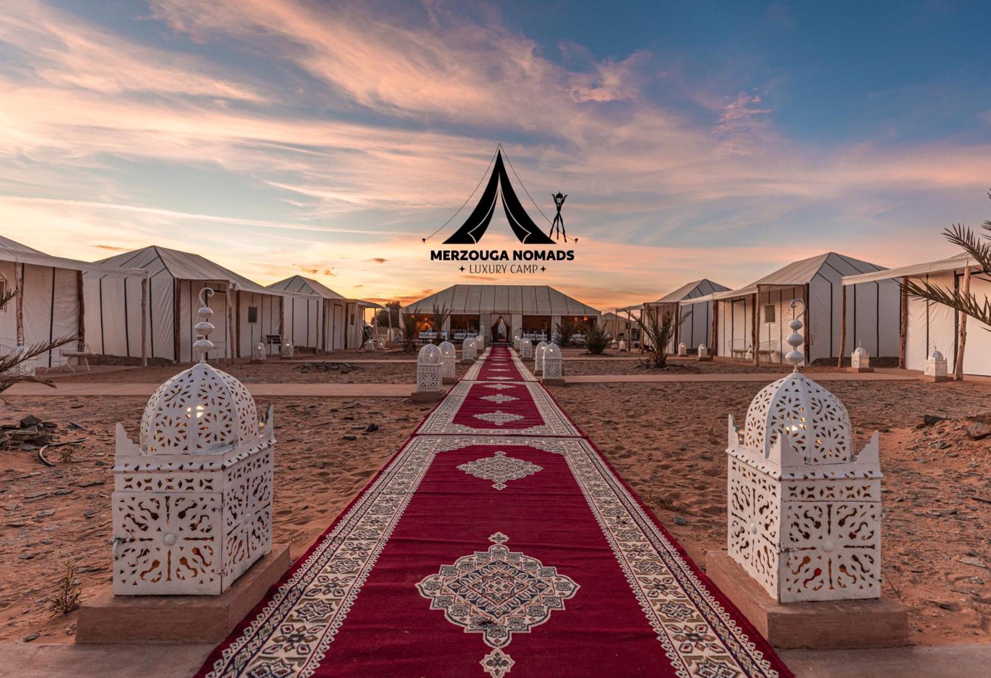 Merzouga Nomads Luxury Camp ภายนอก รูปภาพ