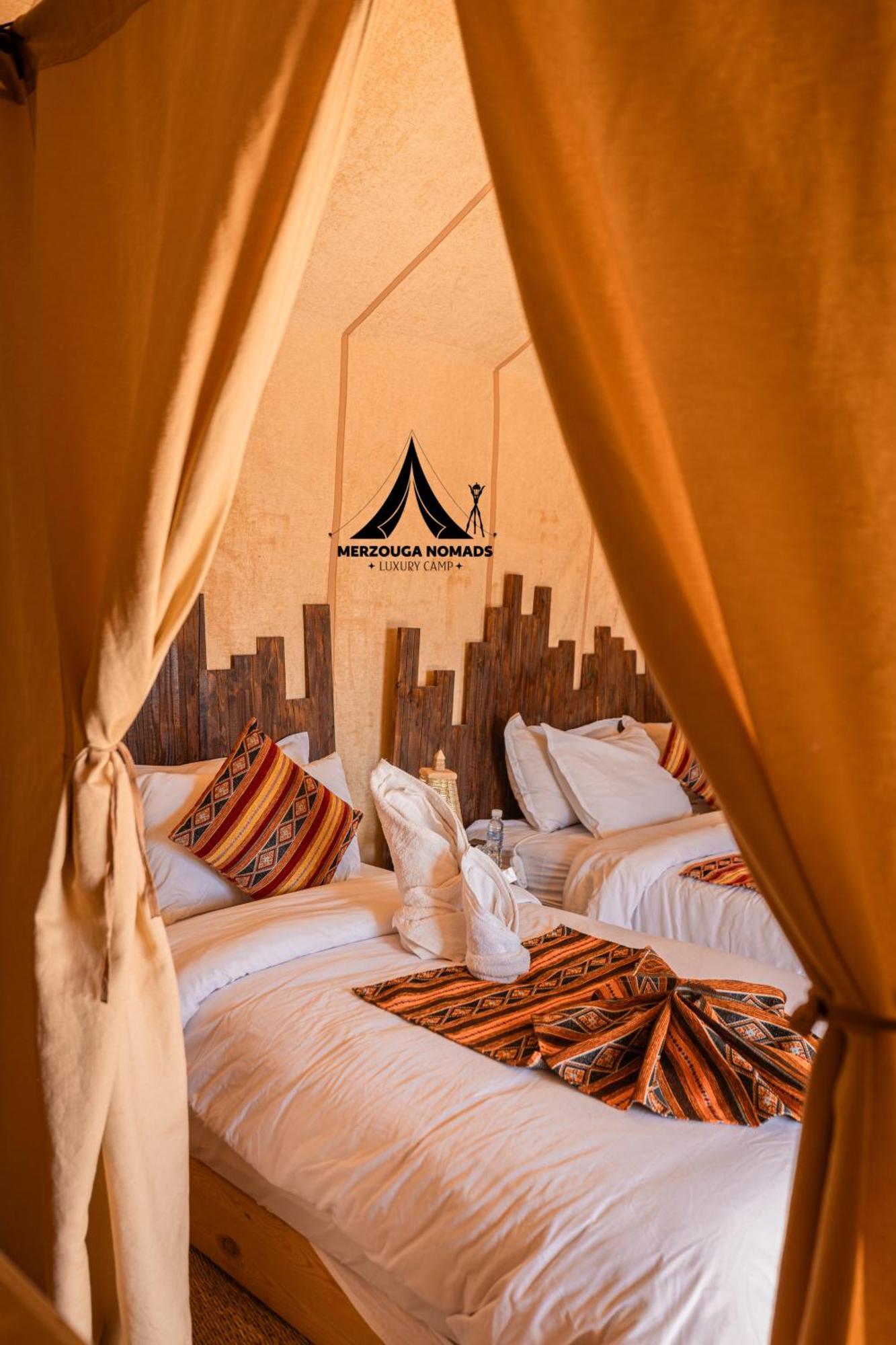 Merzouga Nomads Luxury Camp ภายนอก รูปภาพ