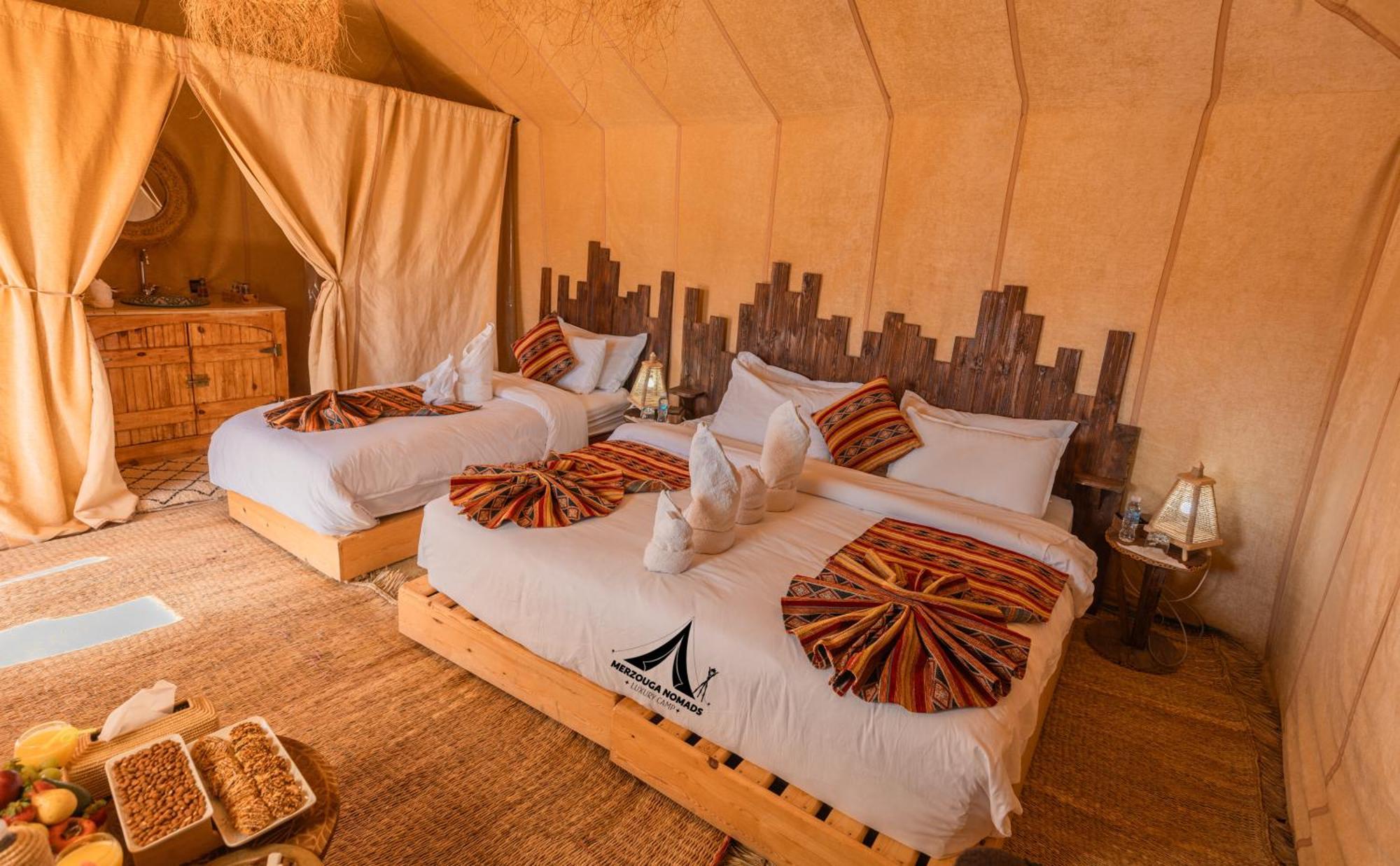 Merzouga Nomads Luxury Camp ภายนอก รูปภาพ