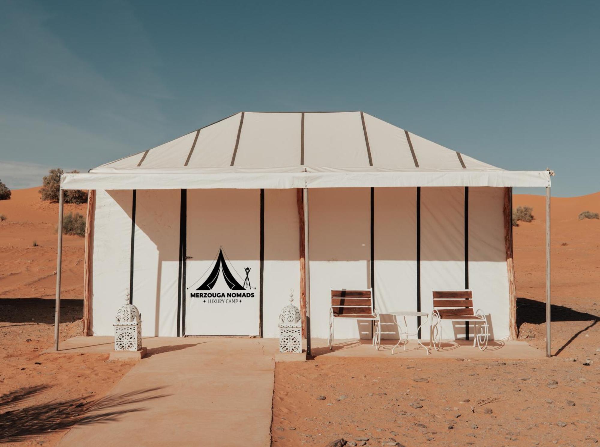Merzouga Nomads Luxury Camp ภายนอก รูปภาพ