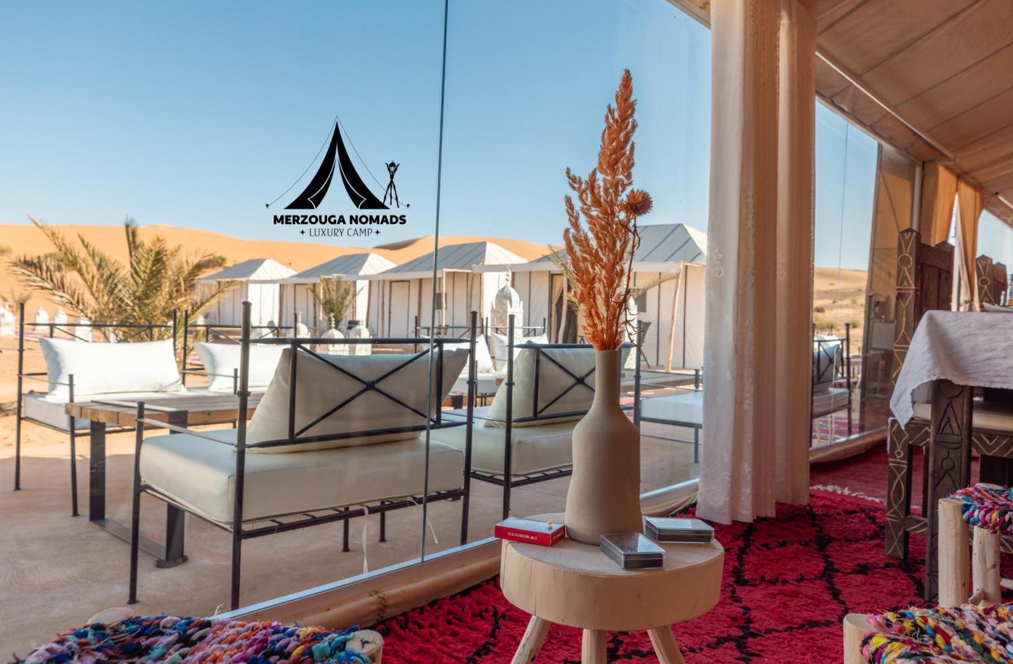 Merzouga Nomads Luxury Camp ภายนอก รูปภาพ