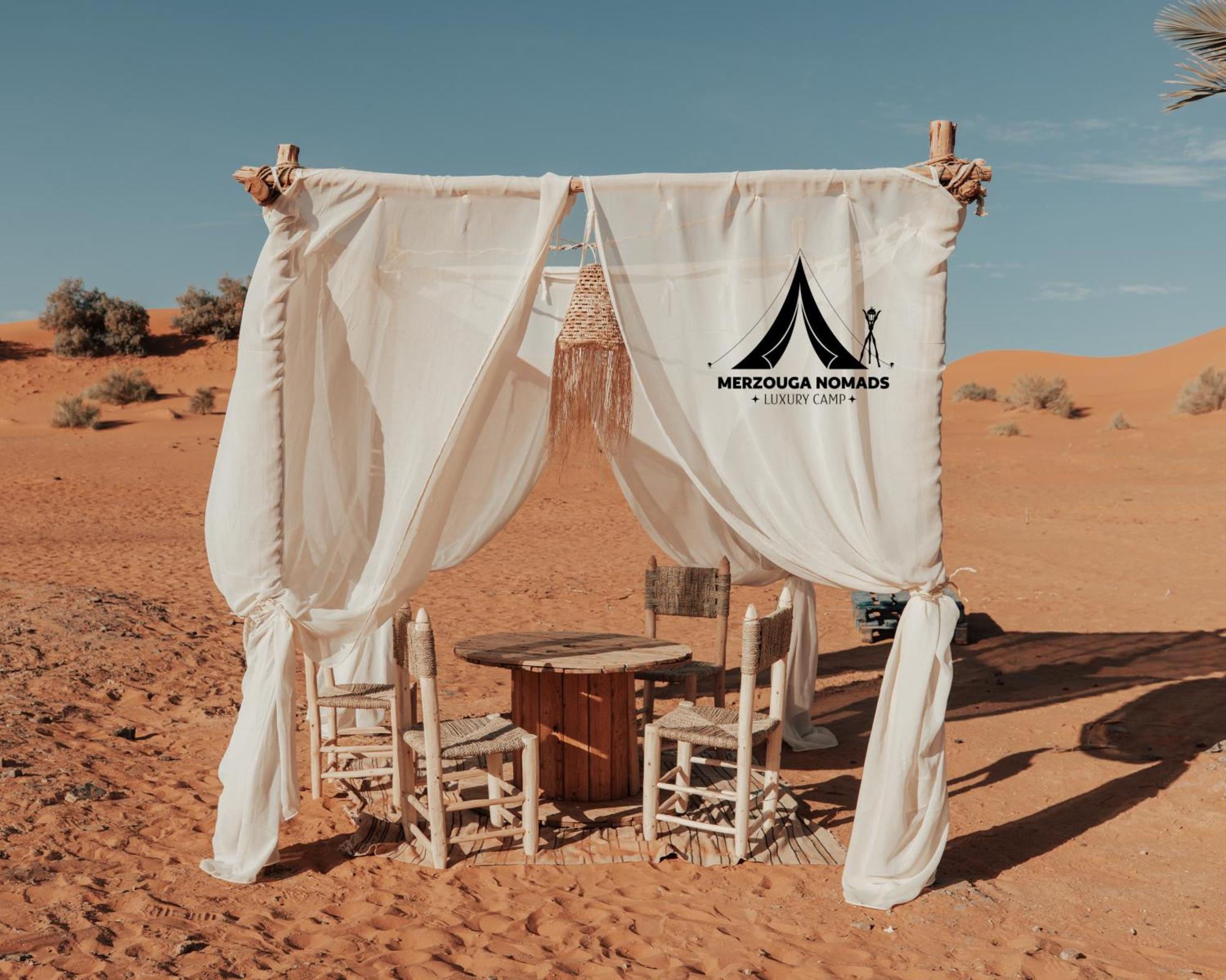Merzouga Nomads Luxury Camp ภายนอก รูปภาพ