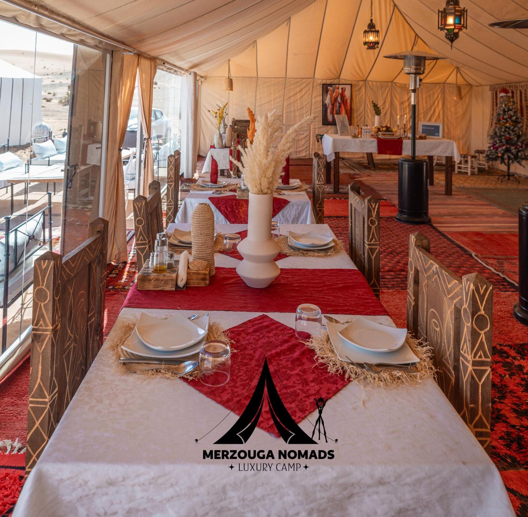 Merzouga Nomads Luxury Camp ภายนอก รูปภาพ